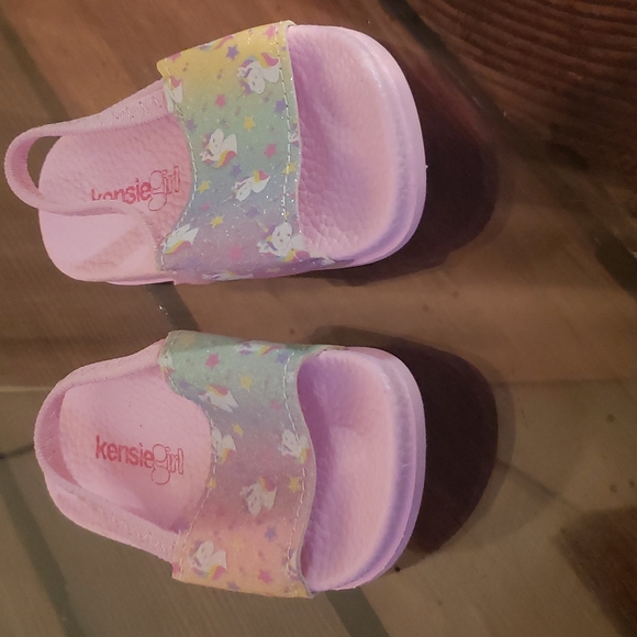 Sandals - Picture 2 of 3